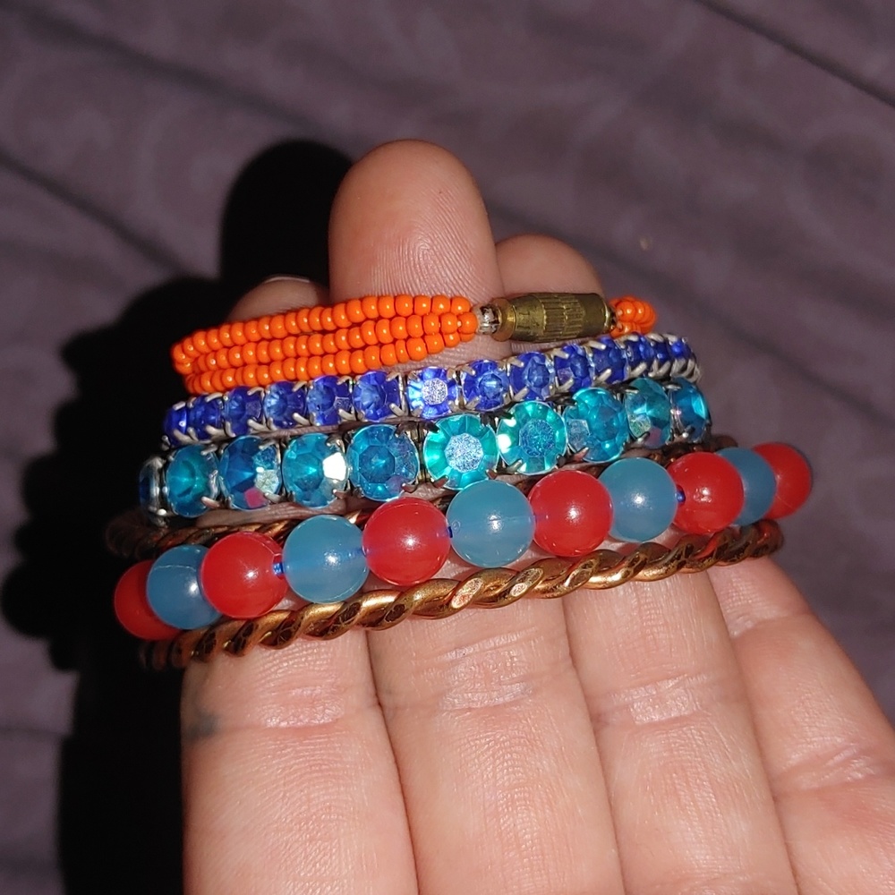 6 assorted bracelets - Picture 4 of 8